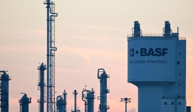 Arbeiter in BASF-Werk schwer verletzt