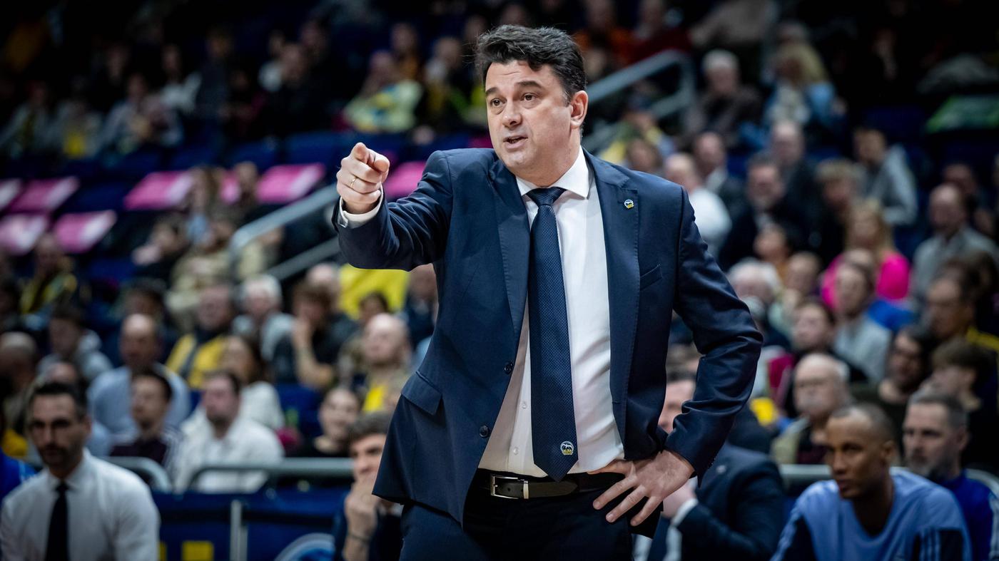 Israel González findet neuen Job in Italien