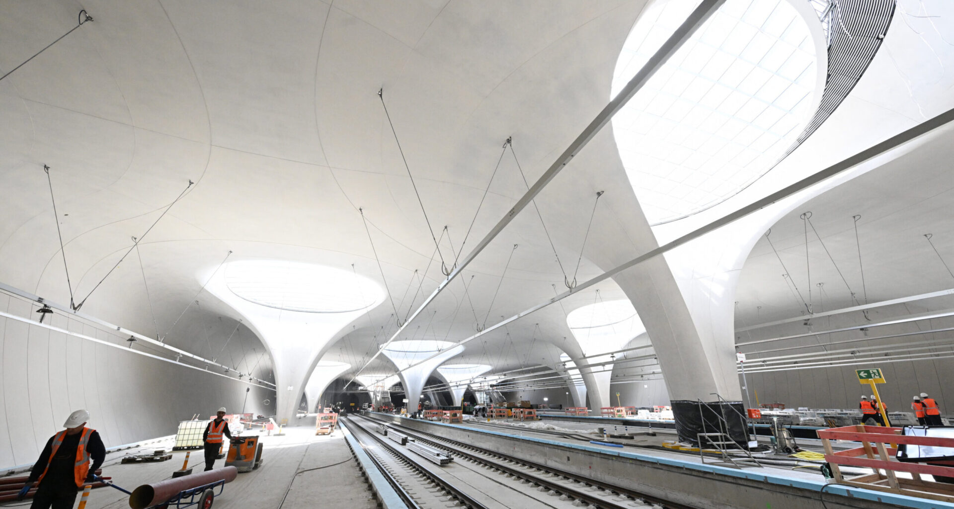 Die Oper, der Bahnhof und die verlorene Zeit