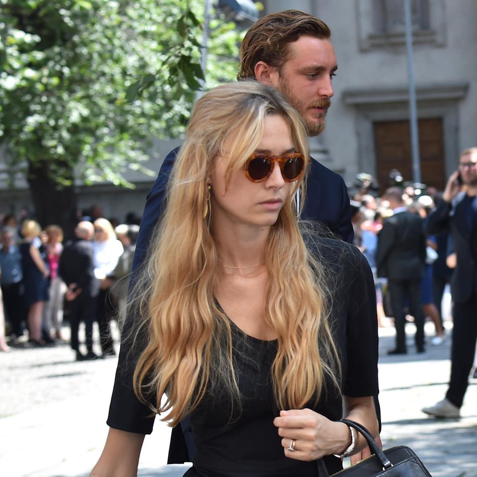 Beatrice Borromeo und Pierre Casiraghi bei der Beerdigung von Marta Marzotto am 1. August 2016 in Mailand.