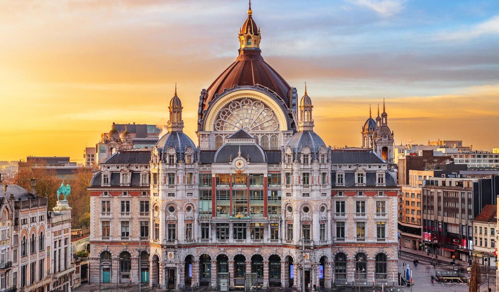Außenansicht auf Antwerpen Centraal Station.