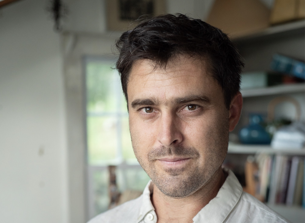 Portraitfoto Ben Shattuck,dessen Buch „Die Geschichte des Klangs“ gewonnen werden kann