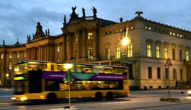 Berlin: Transfrauen im Bus sexuell belästigt – Staatsschutz ermittelt