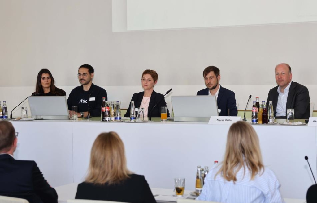 Landkreise Augsburg und München starten Pilotprojekt „JuKI 1.0“