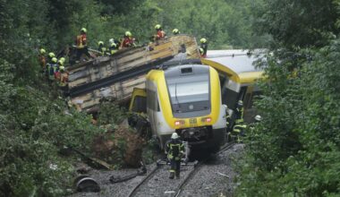 Regionalexpress entgleist in Baden-Württemberg - mindestens drei Tote