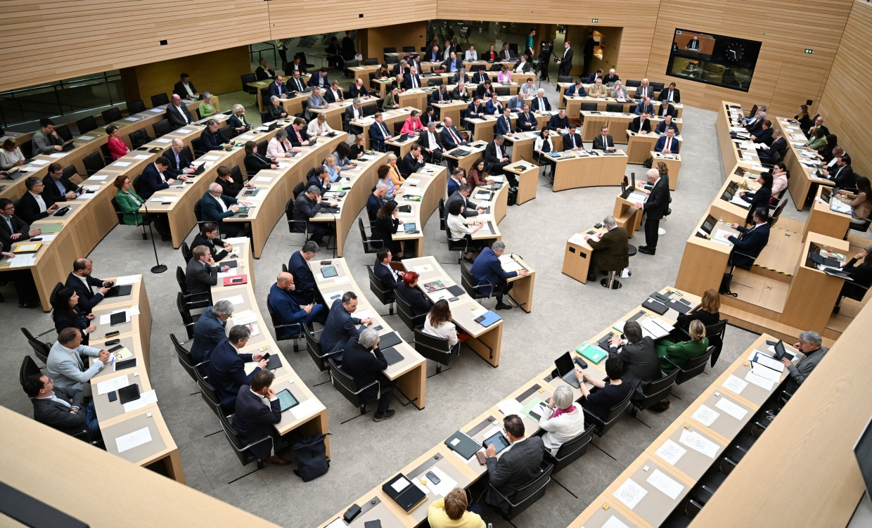 Blick in den baden-württembergischen Landtag in Stuttgart.