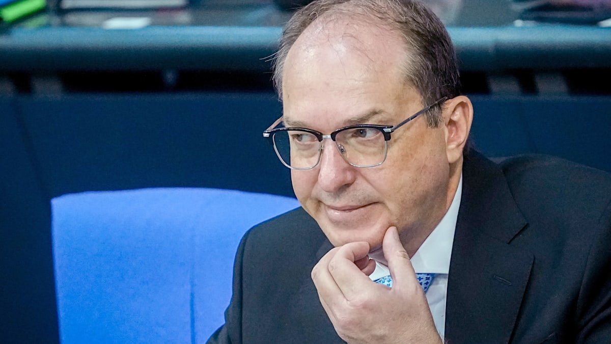 Asylverfahren: Dobrindt will Anwaltspflicht bei Abschiebehaft streichen – Pro Asyl spricht von „fatalem Signal“