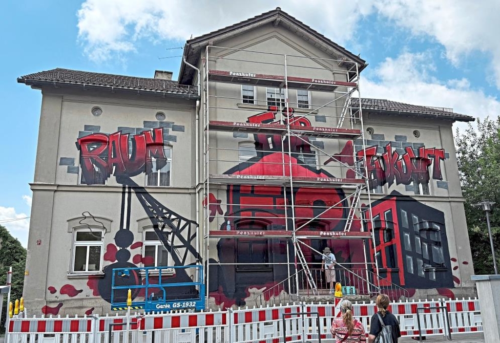 Graffiti-Kunst am Leiß-Haus in Deggendorf ist fertig
