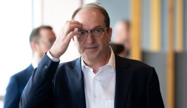 Alexander Dobrindt: Rüffel für Massen-Einbürgerung in Berlin! | Politik