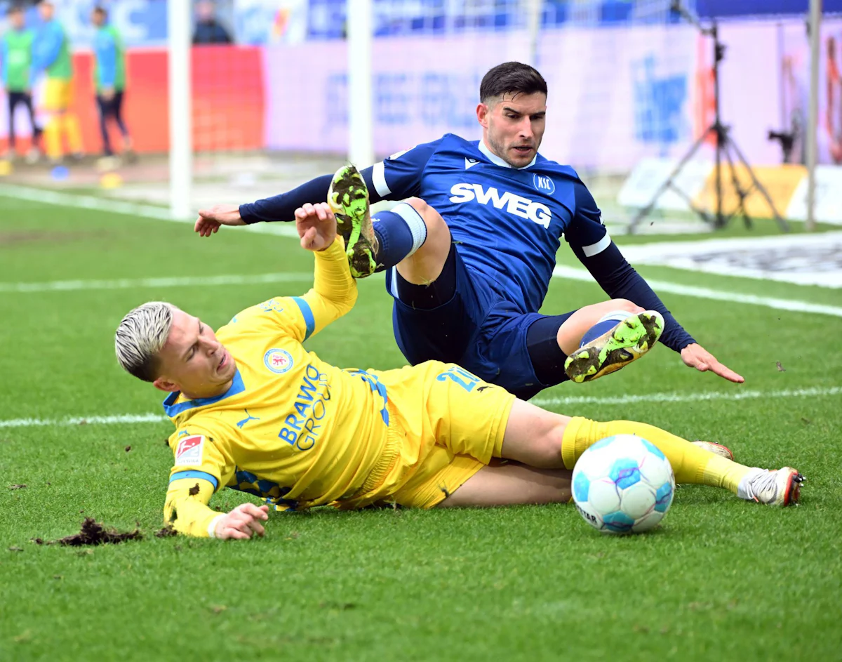 2. Fußball-Bundesliga - Eintracht Braunschweig holt Robin Heußner aus Karlsruhe - Sport