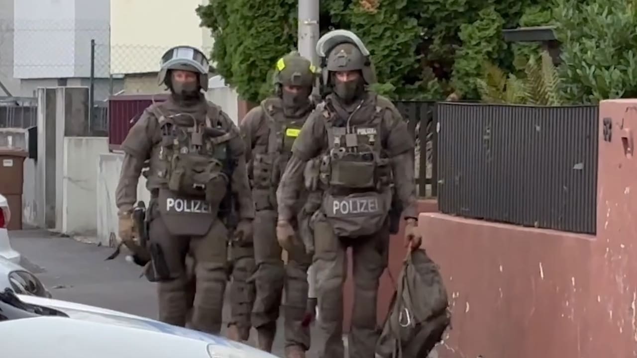 Kriminelle syrische Familie in Stuttgart: Justiz weist 3 Brüder aus | Regional