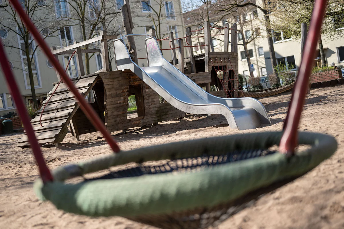 Neue Schilder - Kölner OB distanziert sich von Umbenennung von Spielplätzen - Panorama