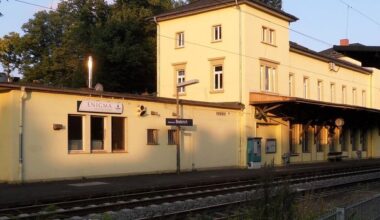 Polizei nimmt Mann mit Pistole an Wiesbadener Bahnhof fest