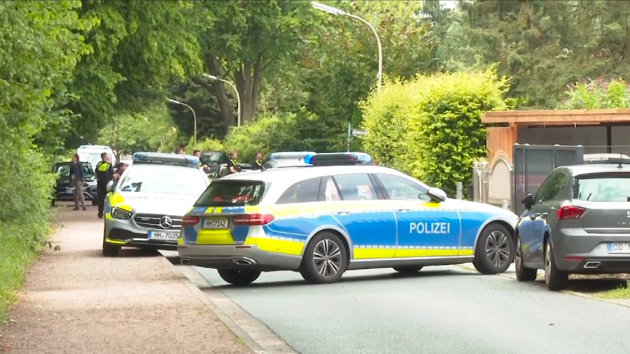 Mindestens eine tote Person: Schüsse in Hamburg schockieren Nachbarschaft | Regional