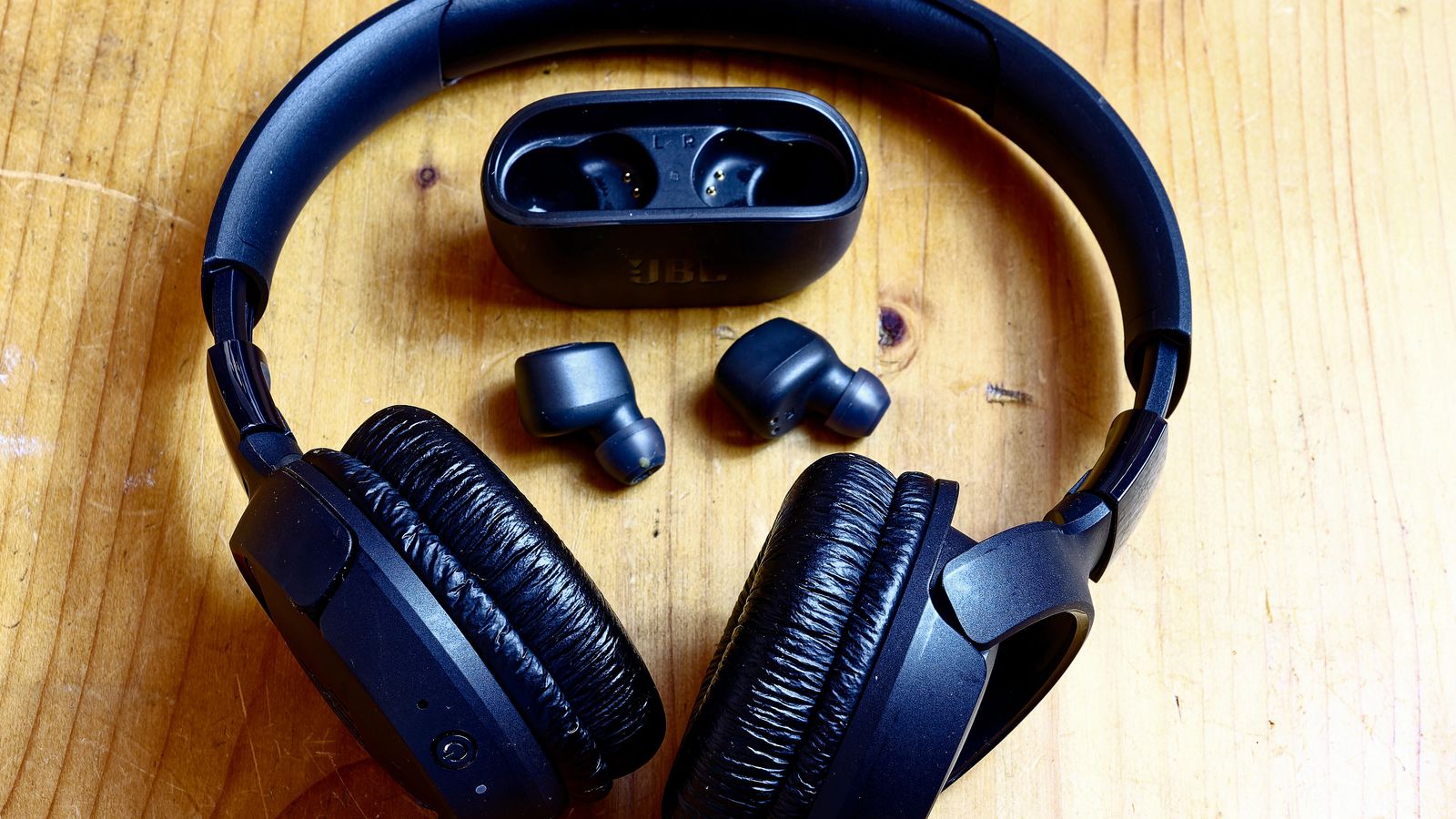 Bluetooth-Kopfhörer: Gravierende Hacker-Lücke entdeckt - BR
