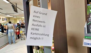 Im Edeka-Markt  in der Ludwig-Wucherer-Straße war am Montag zeitweise keine EC-Kartenzahlung möglich.