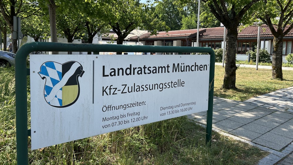 Die Kfz-Zulassungsstelle des Landkreis München in Neukeferloh.