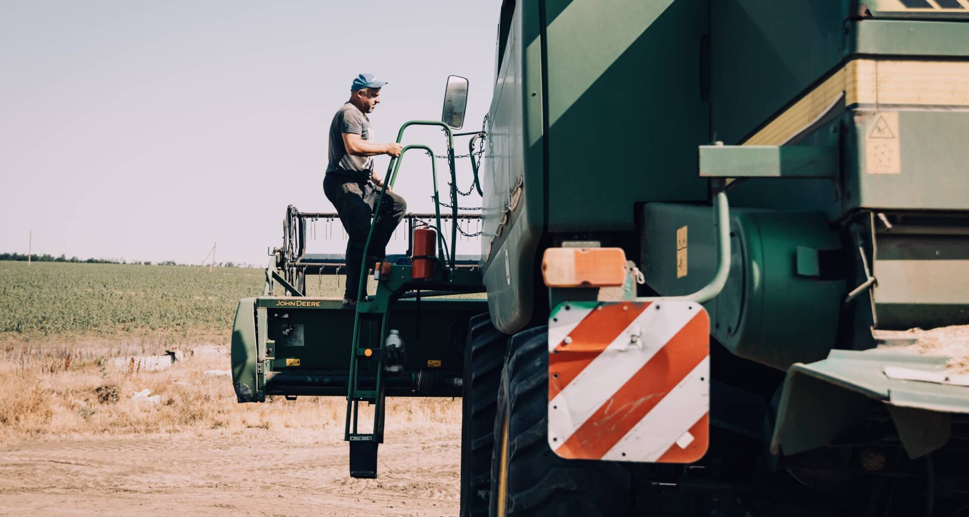 Wie der russische Angriffskrieg die Landwirtschaft der Ukraine zerstört