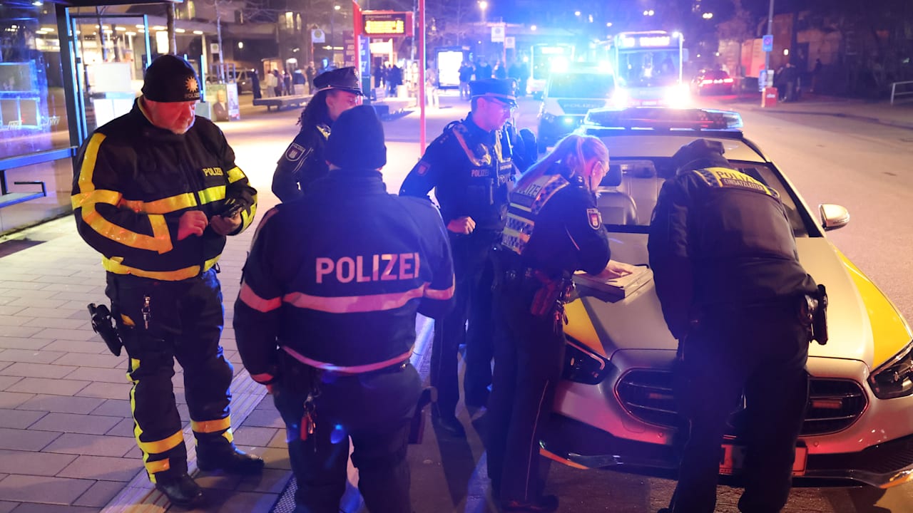 Prozess in Hamburg: ER wollte einen Zivilfahnder mit 3 Schüssen ermorden | Regional