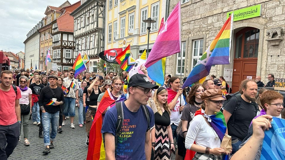 CSD in Mühlhausen und Chemnitz gefeiert – Hunderttausende Teilnehmer in Berlin