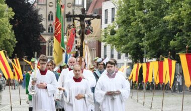 und-Leben.de - Münster: Große Prozession zieht durch die Stadt