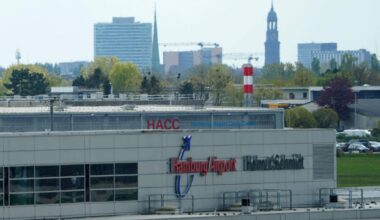 Hamburg | Flieger meldet Rauchentwicklung - Landung in Hamburg