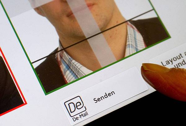 Berlin | Bahn, Solarstrom, KI ? was sich im August ändert