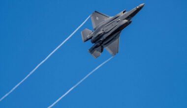 Berlin | Umbau für neue Atom-Jets wird 800 Millionen Euro teurer