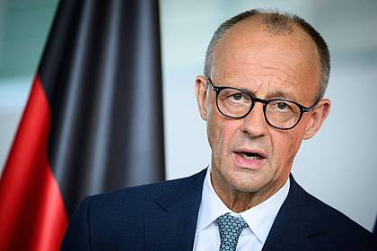 Bernd von Jutrczenka/dpa | Kanzler Merz äußerte sich nach einer Sitzung des Sicherheitskabinetts.