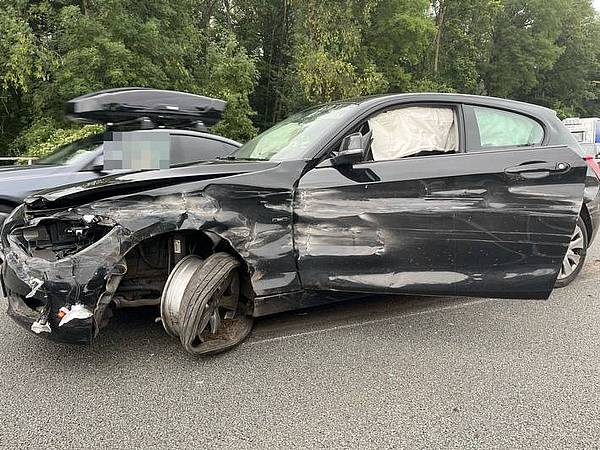 Zeugen nach Unfall mit Verletzten gesucht