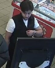 Neuer Fahndungsaufruf der Polizei nach Diebstahl in Tankstelle in Angersdorf – Du bist Halle