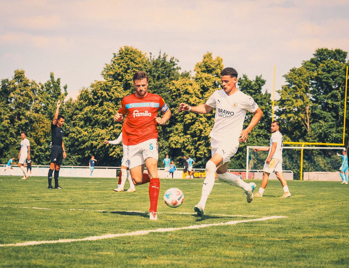 Eintracht unterliegt Kiel mit 1:4