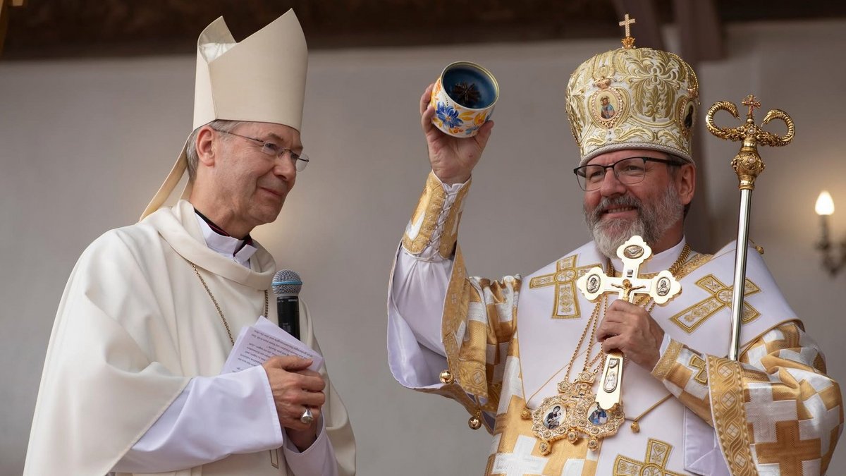 und-Leben.de - Ukraine-Reise: Weihbischof Stefan Zekorn überbringt Geschenk aus Münster