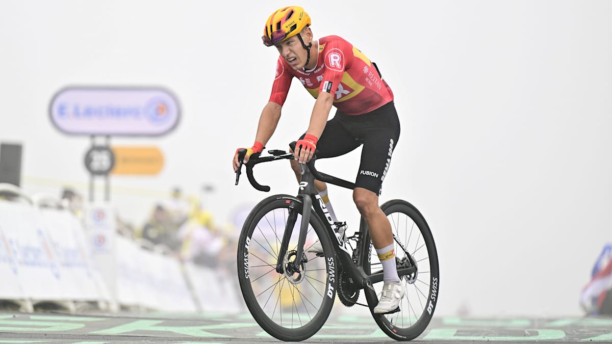 Tour de France: Dramatische Szenen – Fahrer bricht im Ziel zusammen