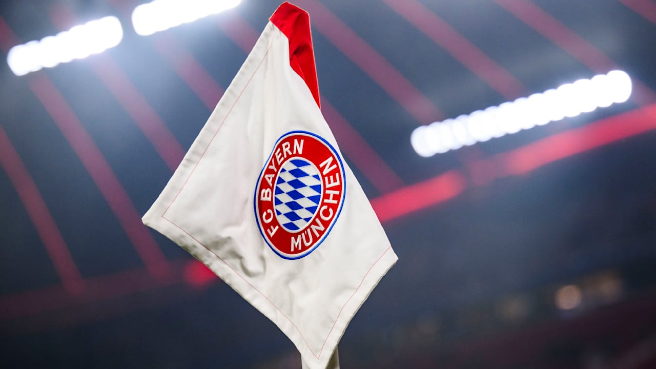 Tragischer Todesfall: Trainer (†) bricht im Fußball-Camp des FC Bayern zusammen | Sport