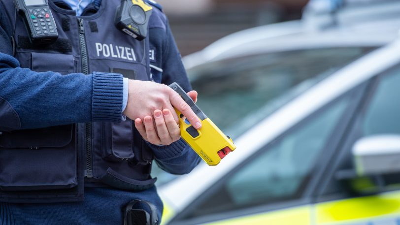 Die Polizei Bochum, zu der auch Herne gehört, wurde im Jahr 2022 mit Tasern ausgestattet - offiziell werden sie 