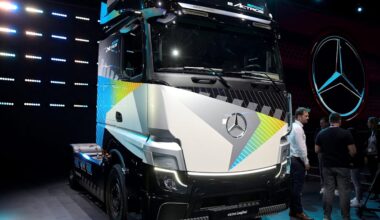 Daimler Truck streicht Stellen: Milliarden-Einsparung bis 2030 | Geld