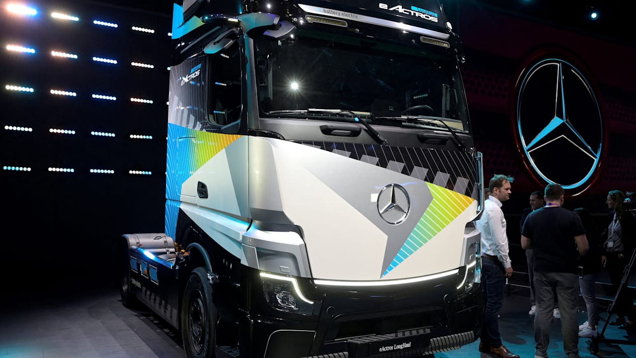 Daimler Truck streicht Stellen: Milliarden-Einsparung bis 2030 | Geld