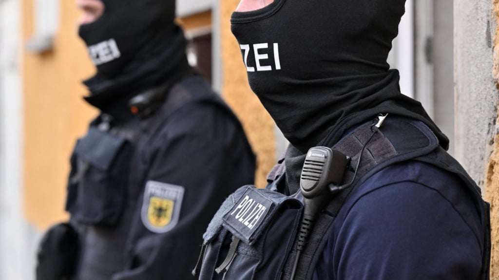 Riesiger Kinderporno-Ring fliegt in Sachsen-Anhalt auf! Zentrum der Durchsuchungen in Halle