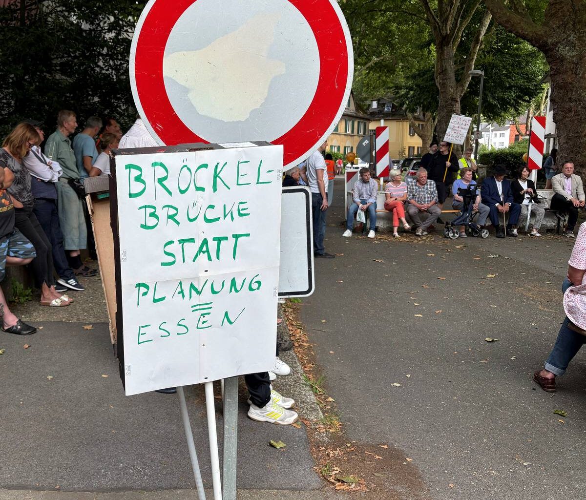Demo für Brückenneubau in Essen - Anwohner wollen endlich einen Fortschritt sehen