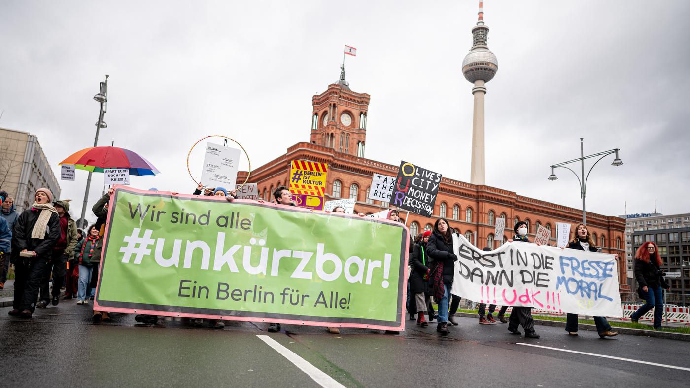 Protest gegen sozialen Kahlschlag in Berlin