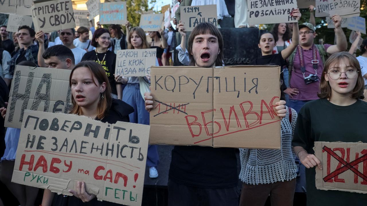 Kommentar: Selenskyj wirft die Ukraine um Jahre zurück