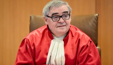 Bundestag: Liveticker ++ Ex-Verfassungsrichter Peter Müller sieht "Führungsversagen" bei Spahn