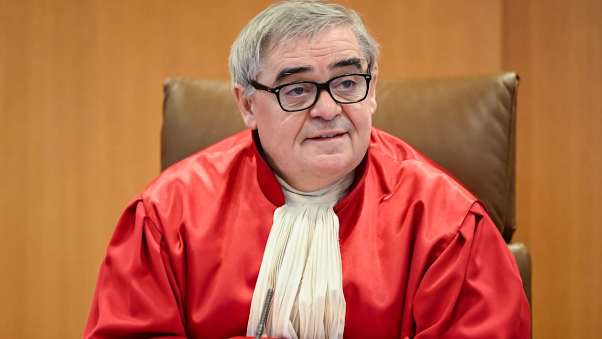 Bundestag: Liveticker ++ Ex-Verfassungsrichter Peter Müller sieht "Führungsversagen" bei Spahn
