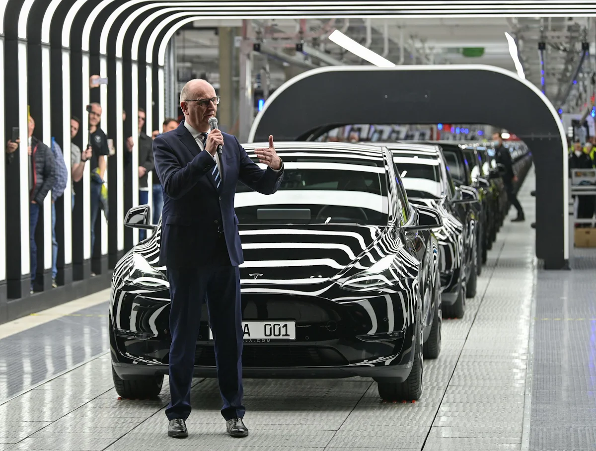E-Auto-Markt - Brandenburg hält Tesla-Fabrik für widerstandsfähig - Auto & Mobil