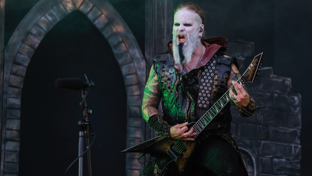 Dimmu Borgir stellen neuen Gitarristen Damage vor