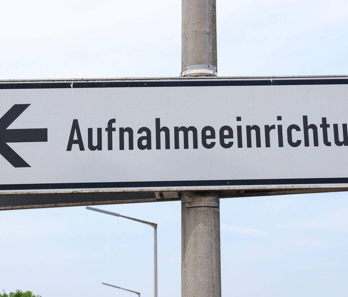 Deutlich weniger Asyl-Erstanträge im ersten Halbjahr