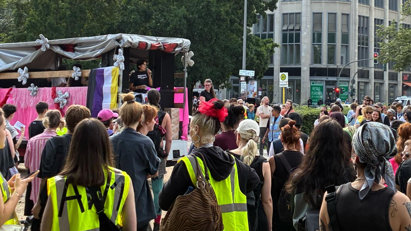 Community Dyke*March zieht von Kreuzberg nach Treptow