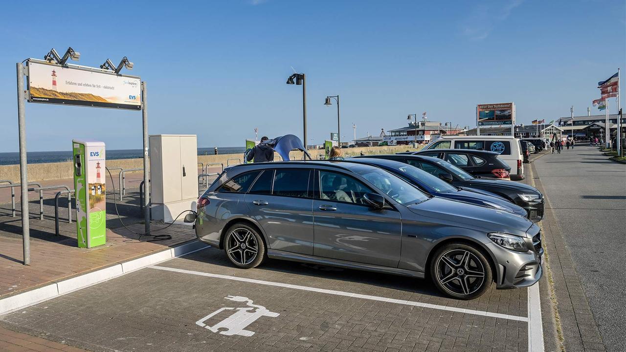 Urlaub mit dem E-Auto: Wie dicht ist das deutsche Ladenetz?