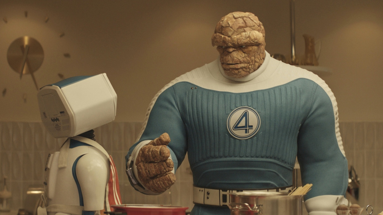 Kein Kind von Traurigkeit: Ben Grimm alias The Thing (Ebon Moss-Bachrach) im trauten Gespräch mit Herbert, dem Inbegriff der Niedlichkeit.